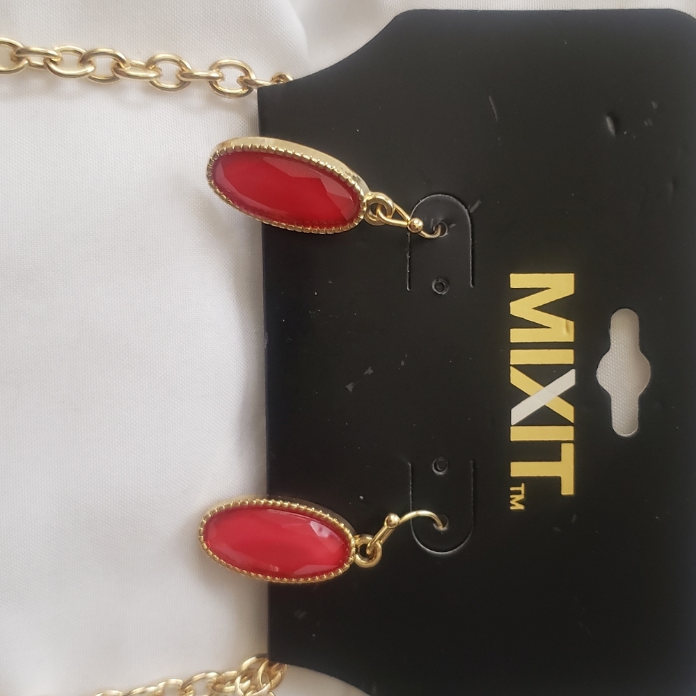 Necklace with earrings set brand new, never used - Picture 5 of 5